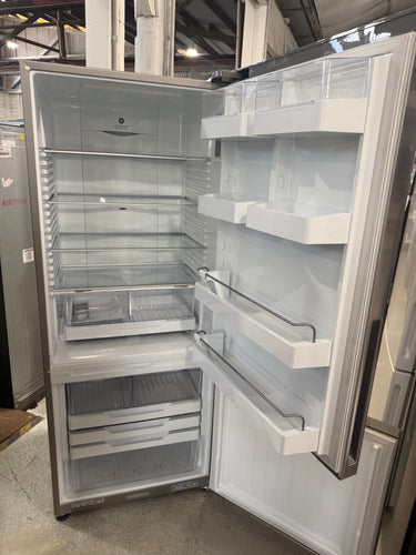 Factory second Fisher & Paykel 413L Bottom Mount Fridge Model: RF442BRPX6 - Second Hand Appliances Geebung